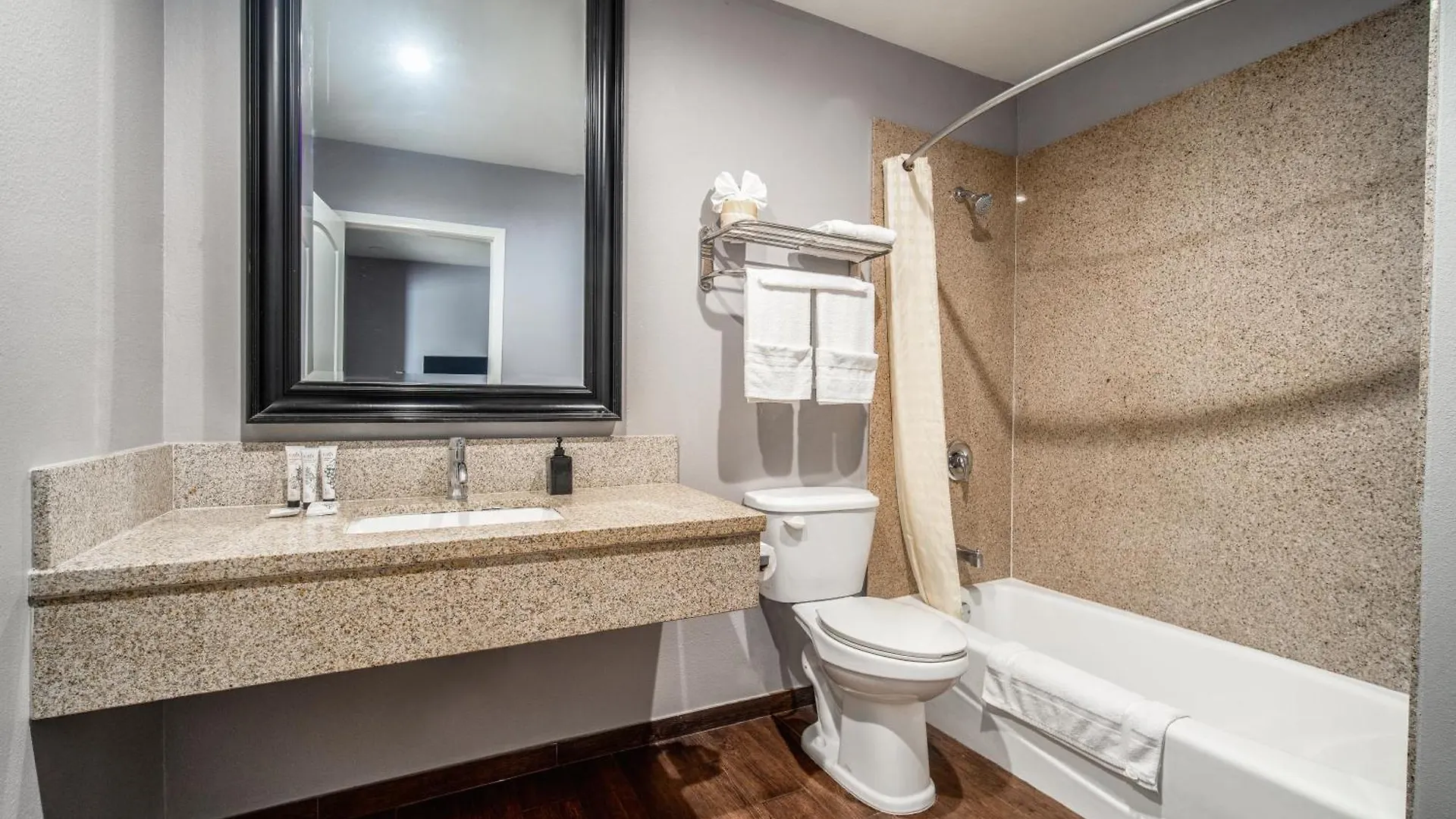 Lyfe Inn & Suites By Aga - Lax Airport Inglewood 2*,